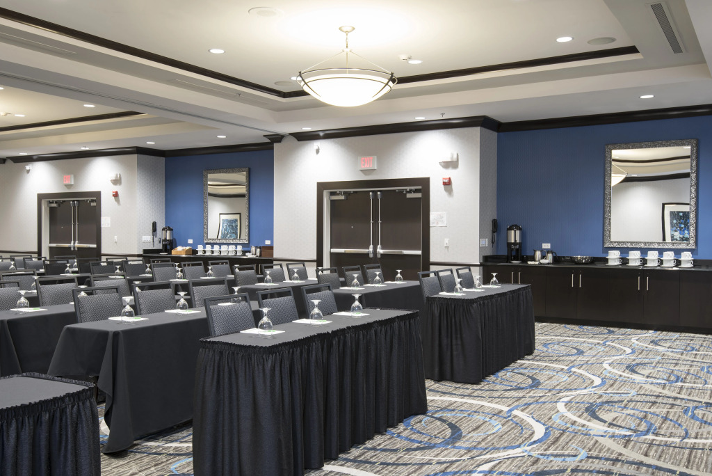 Holiday Inn Indianapolis Airport by IHG