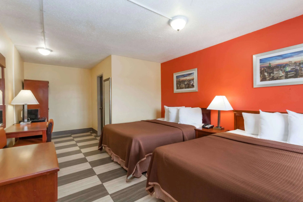 Travelodge by Wyndham Jersey City