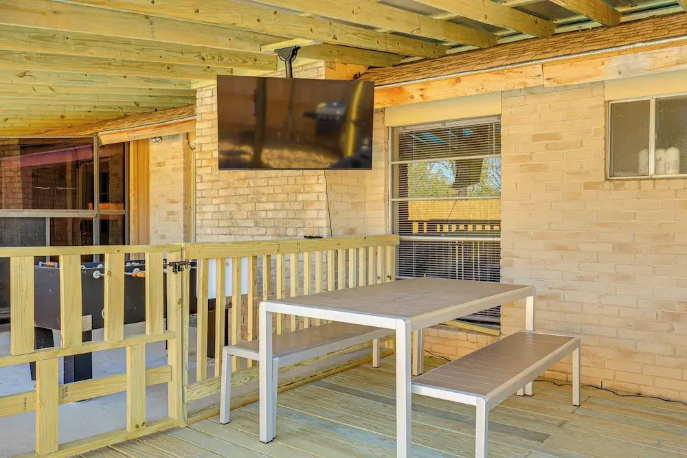 Hot Tub, Pool & Game Room: San Antonio Family Gem
