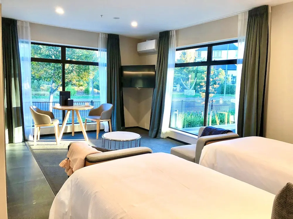 Whitewood Suites Inner City Luxury Apartments