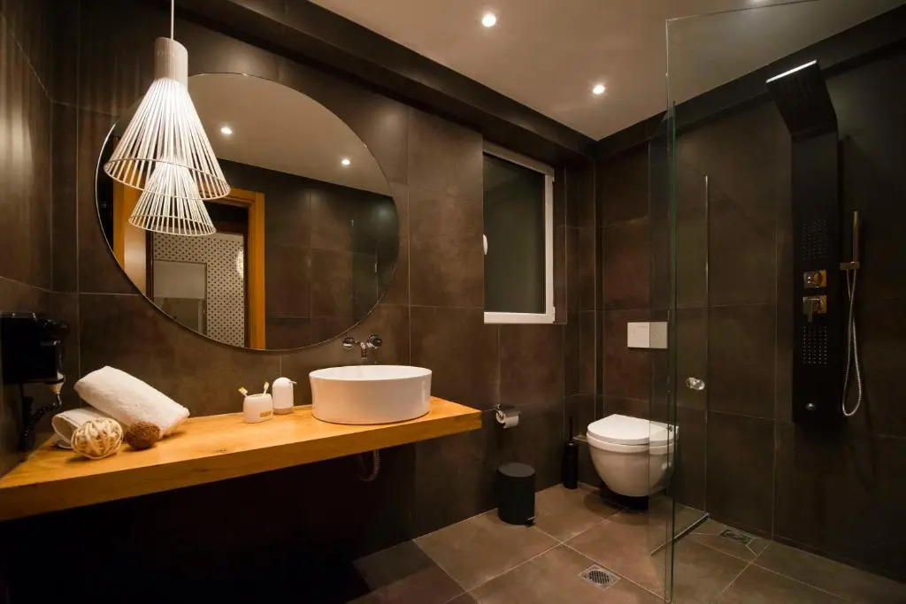 Ma Maison Nο 2, Luxury Central Suite with Parking, 15' to Acropolis by Metro, 1' from Metro