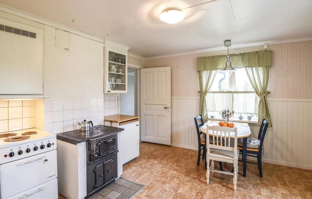 3 Bedroom Cozy Home In Ed