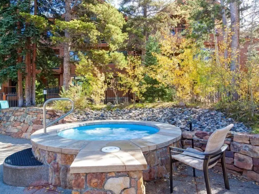 Luxury 1 Bedroom Mountain Vacation Rental in Breckenridge With Access to a Hot Tub and Heated Garage Parking