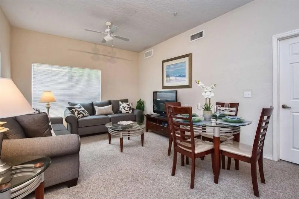 Great location 4Bed 3bth Townhouse with kids themed room