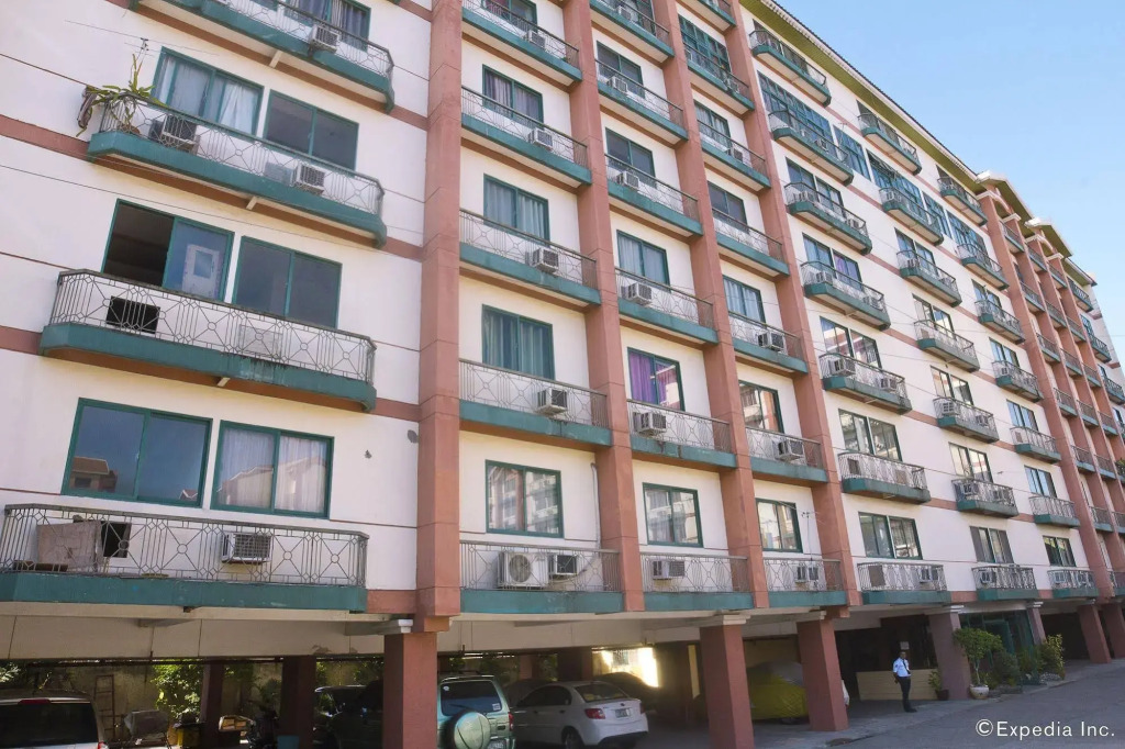 Isabelle Royale Paranaque