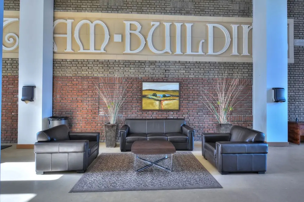 2 Floor Mezzanine Condo Near Convention Center