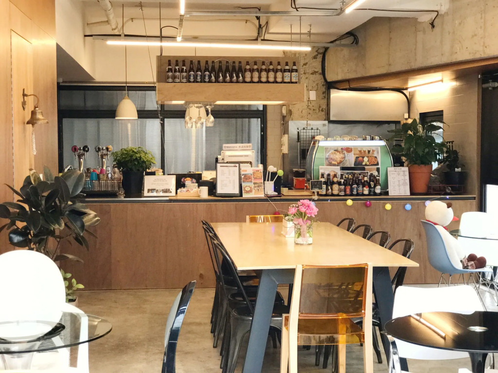 Myeongdong Artmonstay