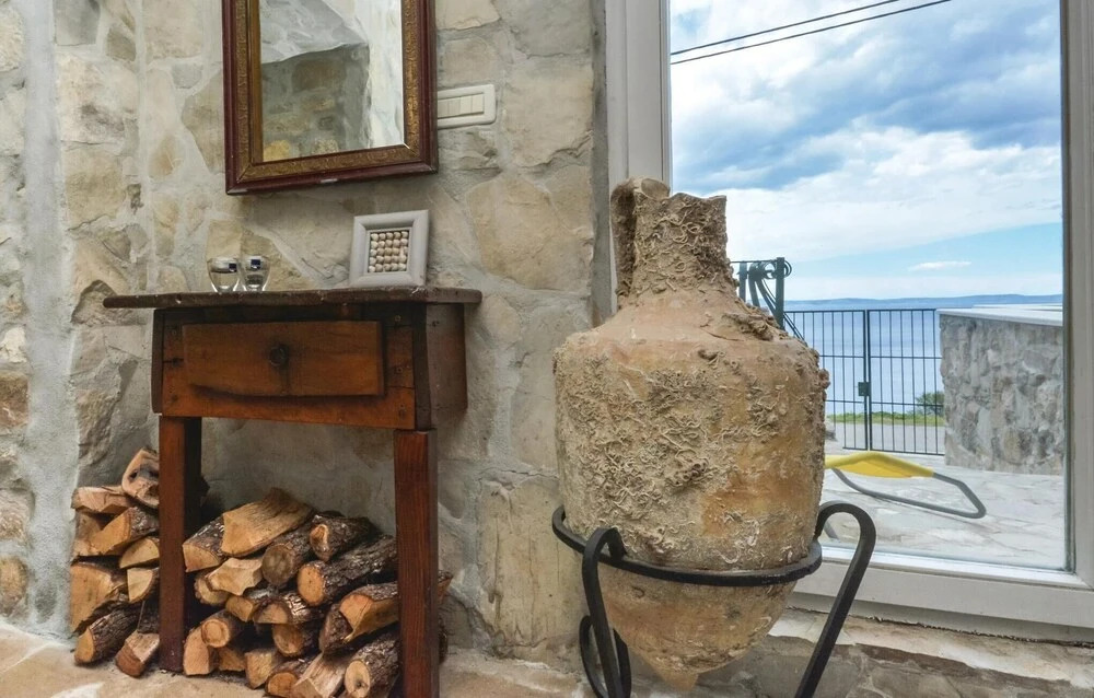 Beautiful Home in Podstrana With Wifi and 3 Bedrooms