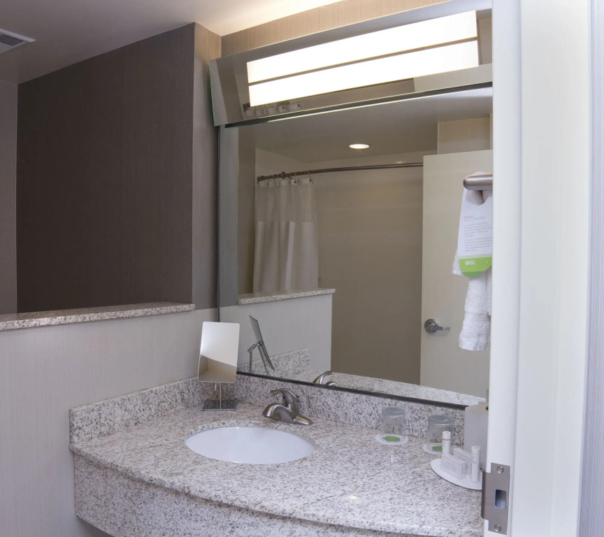 Courtyard by Marriott Jackson Airport/Pearl