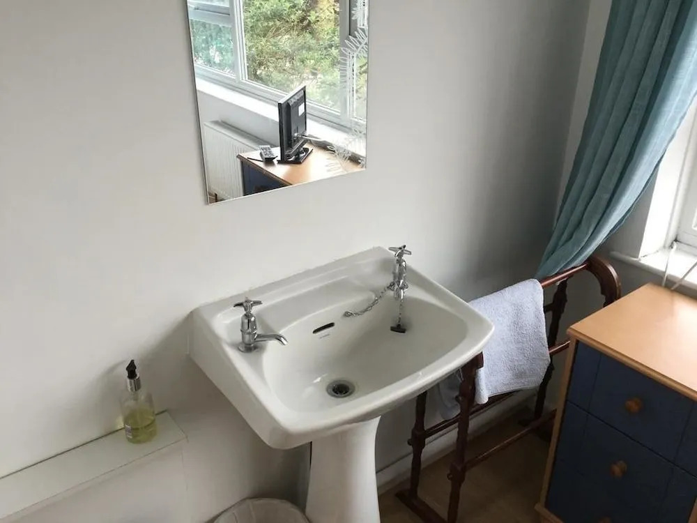 Lakeside Guest House