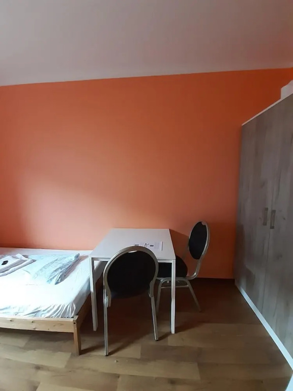2-Rent Group Hostel Rooms&Apartments TUB19A