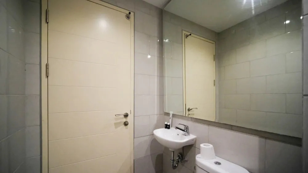 Simple And Cozy Studio At Benson Supermall Mansion Apartment