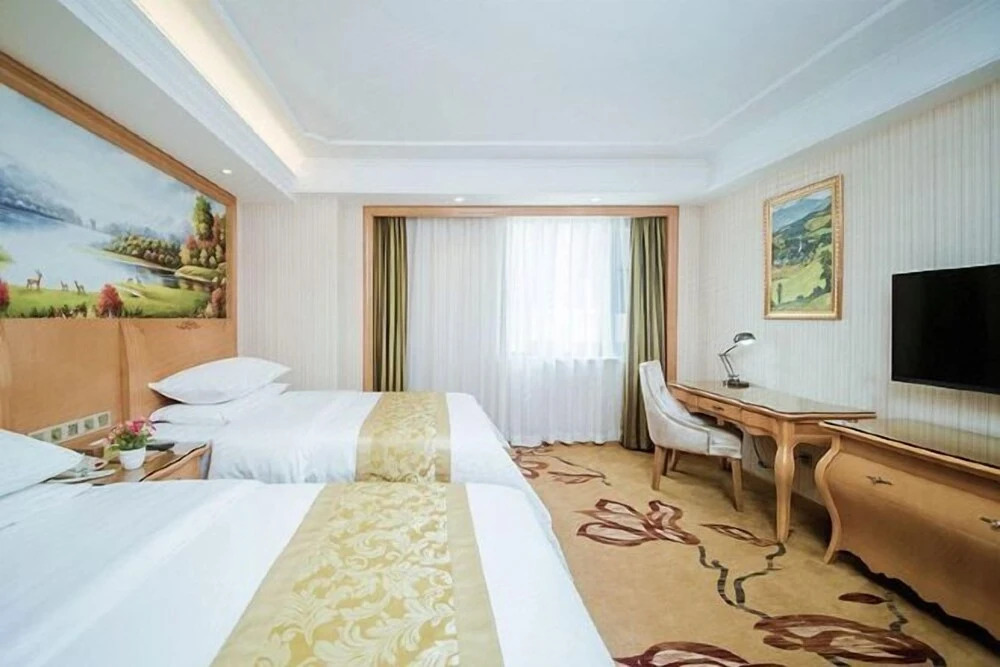 Vienna Hotel (Xinhua South Store, Hankou North Road, Wuhan)