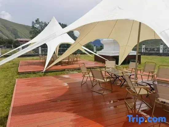 Xingye Snow Mountain Courtyard (Xinduqiao Town)