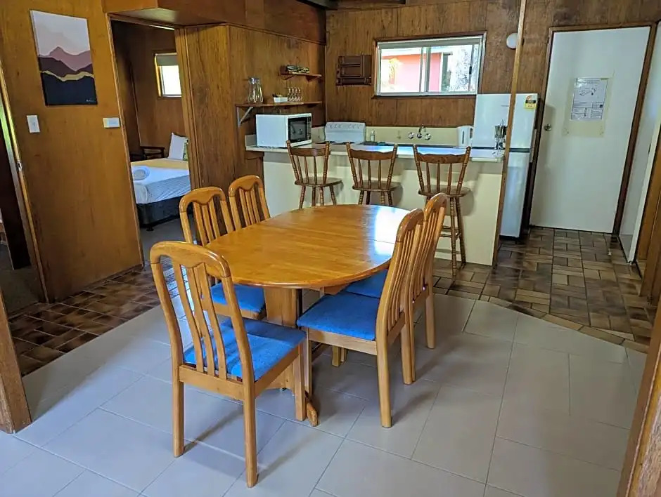 Capri Cabins