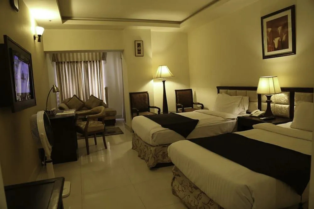 Desert Palm Hotel
