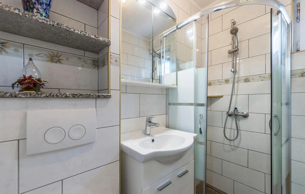 Beautiful Apartment in Barbariga With 1 Bedrooms and Wifi