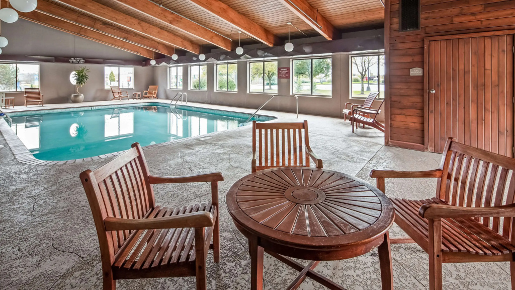 Best Western Plus North Canton Inn & Suites