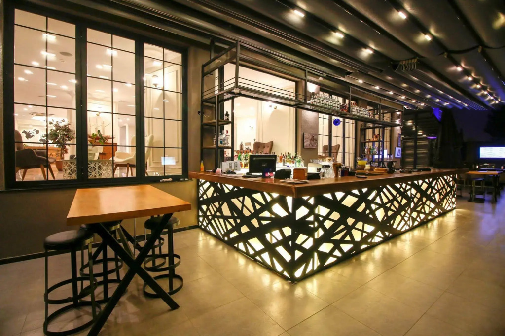 Aurasia Beach Hotel