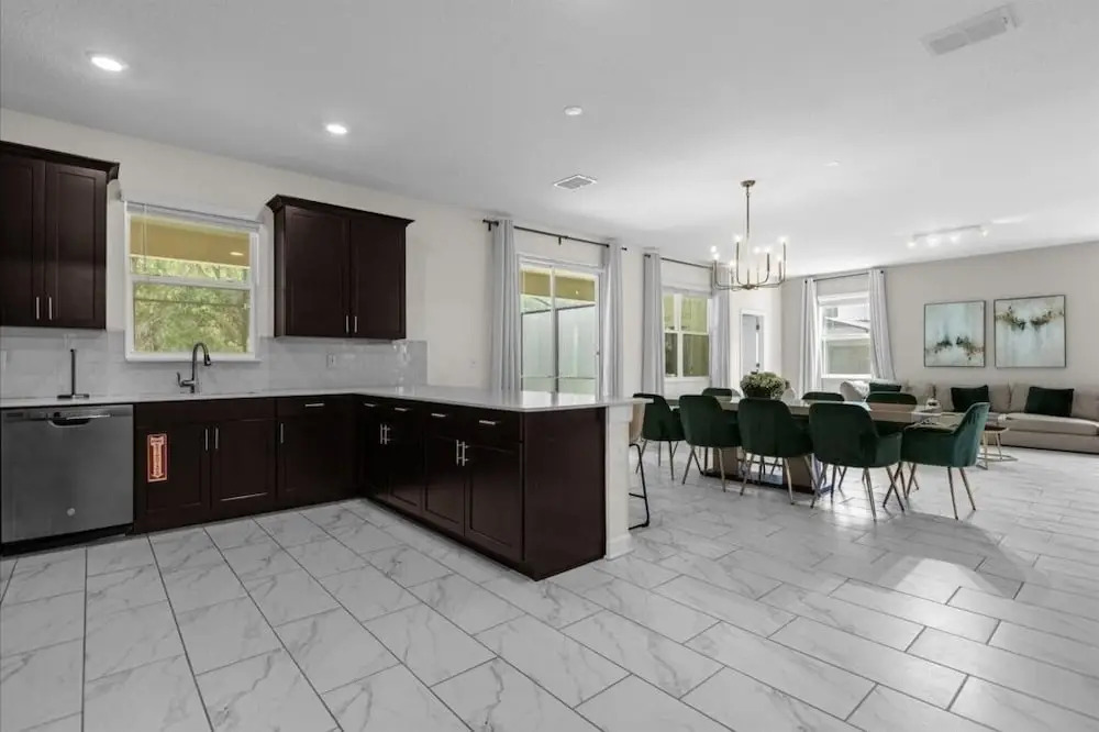 7 Bedrooms Storey Lake Resort Home