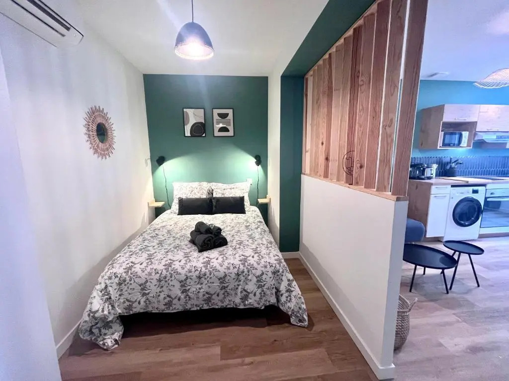 LE QUAI 1 - Spacieux Studio NEUF CALME - CLIM - WiFi - Gare à 200m