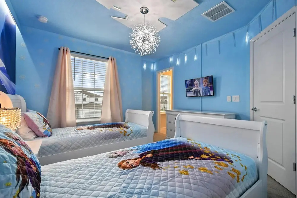 Luxury Windsor Island 7br Pool Spa Near Disney, Davenport
