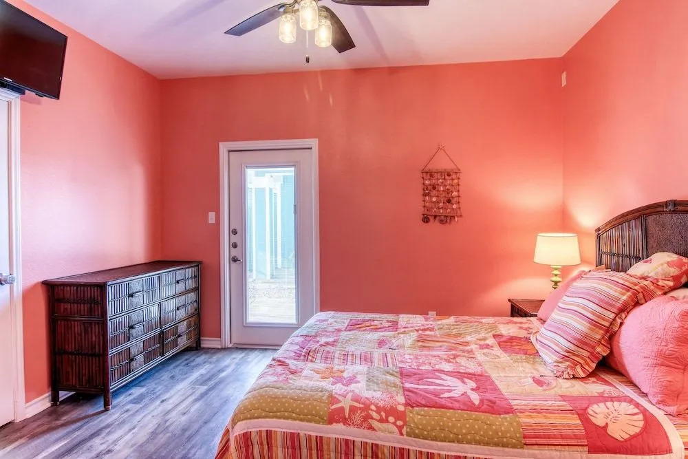 Moore Fun 3 Br Townhouse