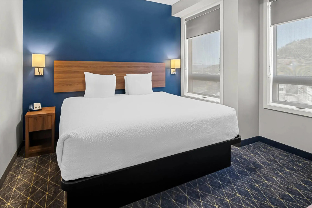 Park Inn by Radisson, Kelowna