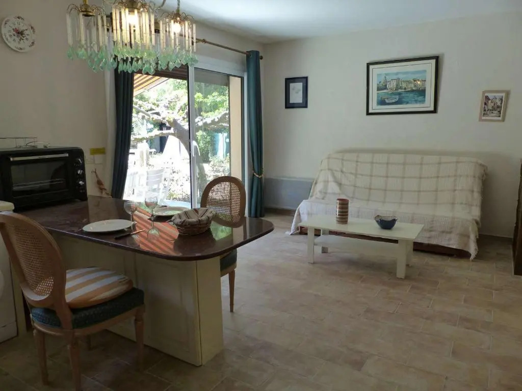 Appartement Le Lavandou, 2 pièces, 4 personnes - FR-1-308-115