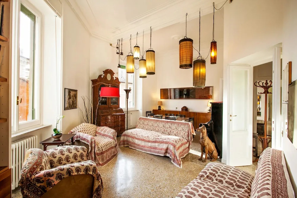 Wanderlust, 3 Bedroom Air Conditioned Apartment in Trastevere