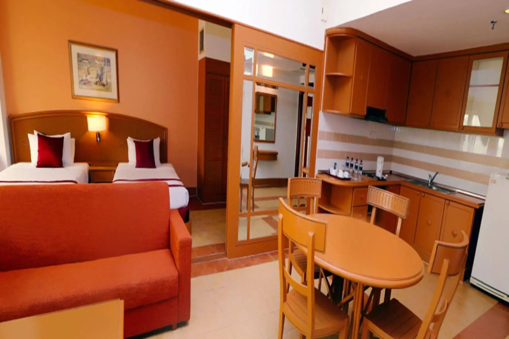 M Suites Hotel