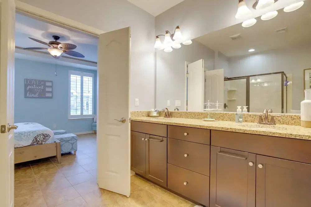 Shuttle to Beach: Millville Townhome w/ Porch