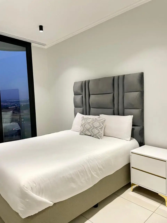 Upmarket unit at Ellipse waterfall country estate