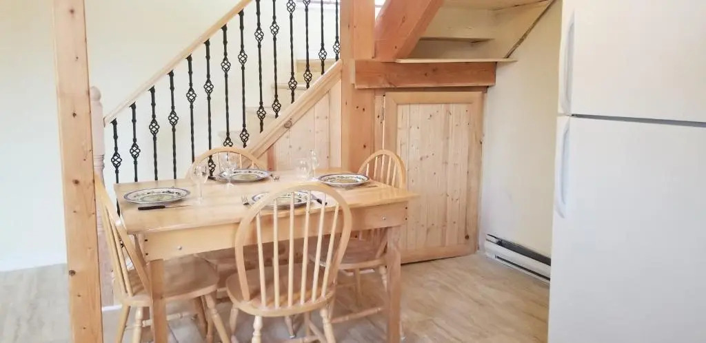 Mountainside Hideaway Cottage & Suites