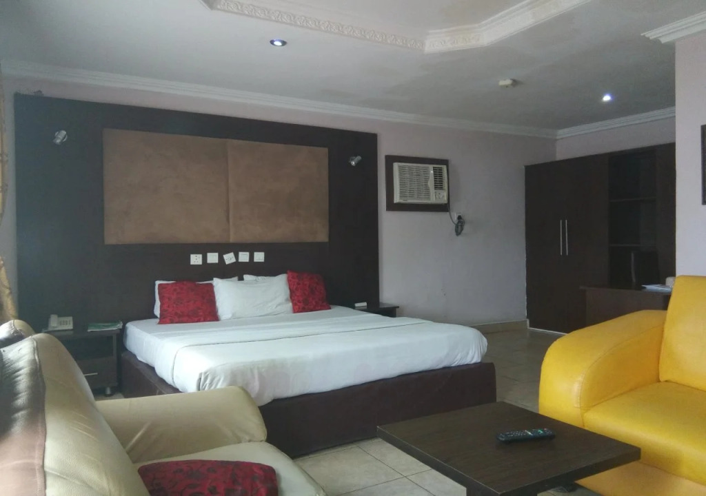 Roses Hotel