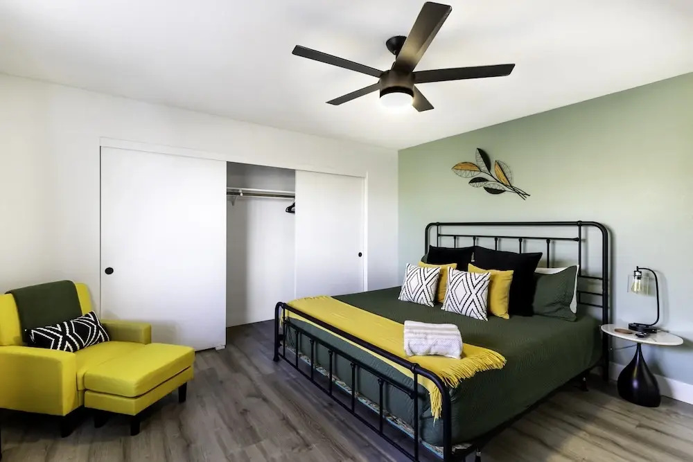 Sky Harbor House - Centrally Located W/hot Tub 3 Bedroom Home by RedAwning