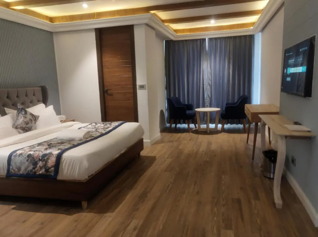 Hotel Sapling Mussoorie - 500 Mtr from Picture Palace Mall Road