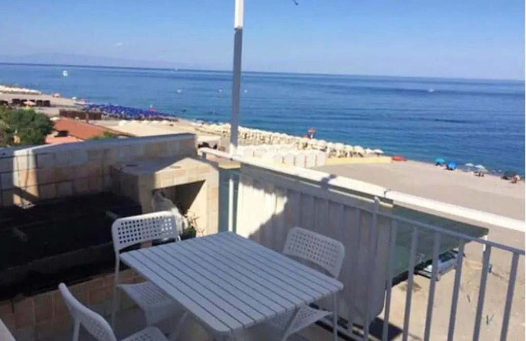 Apartment With one Bedroom in Mascali, With Wonderful sea View, Furnished Terrace and Wifi - 10 m From the Beach