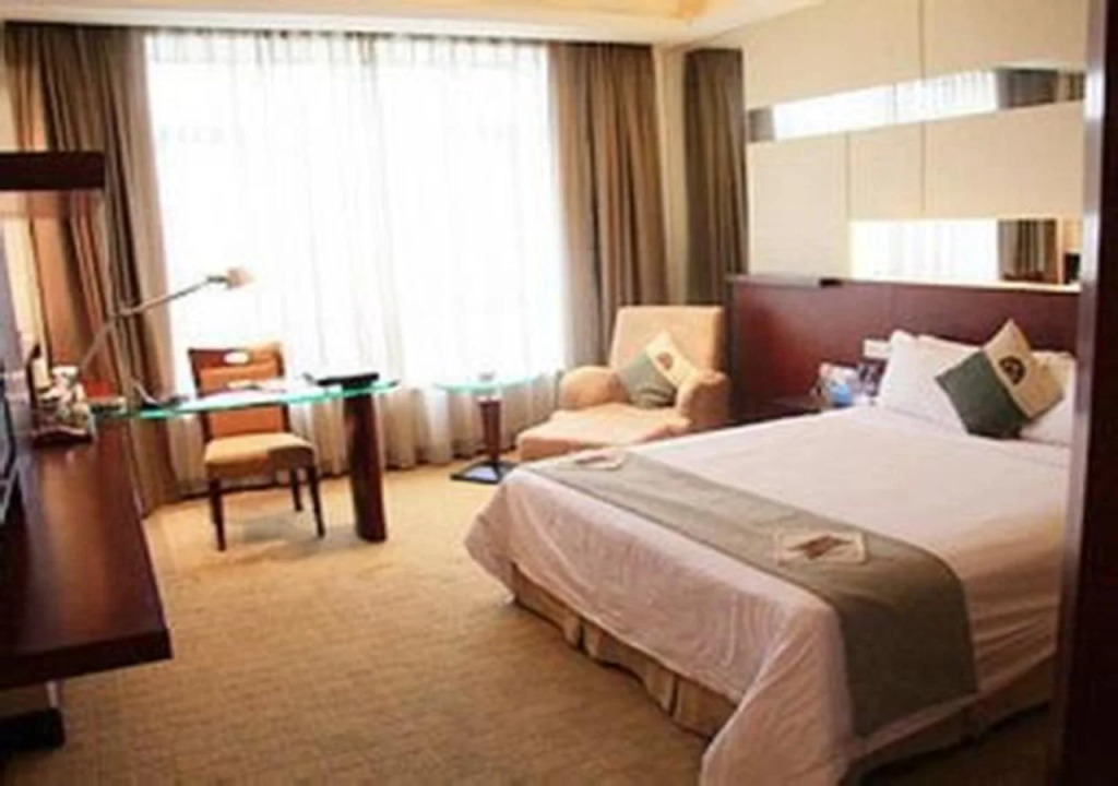CP Peninsula Hotel