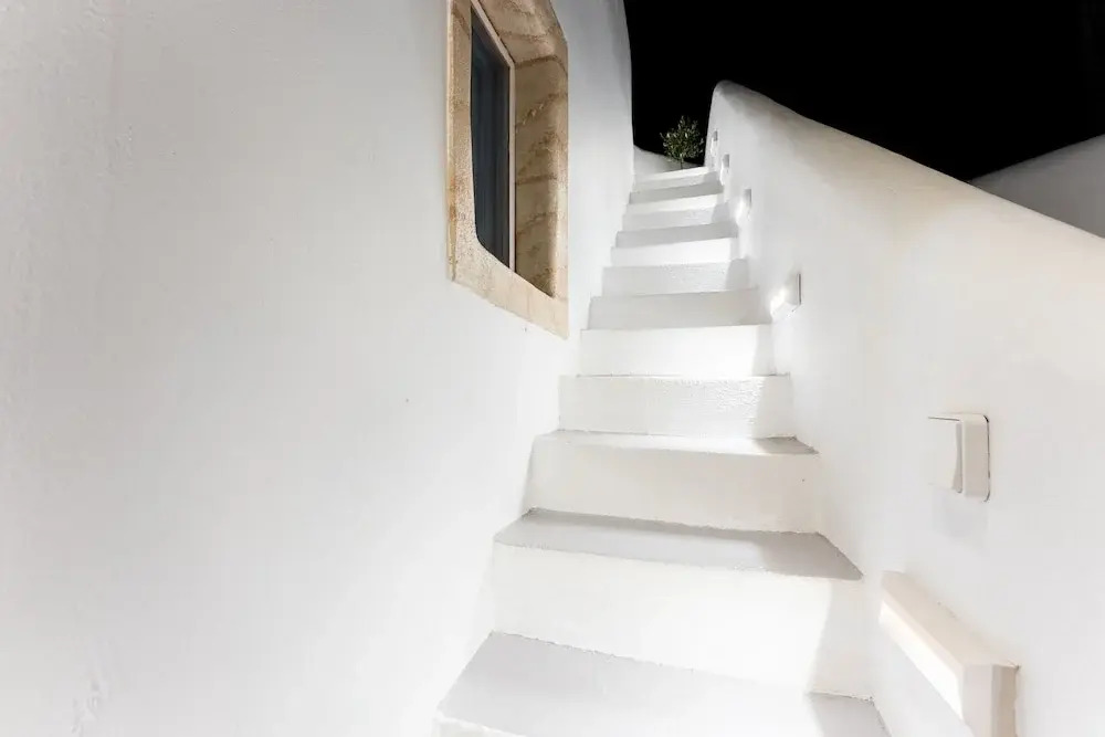 Kalamia Cave House