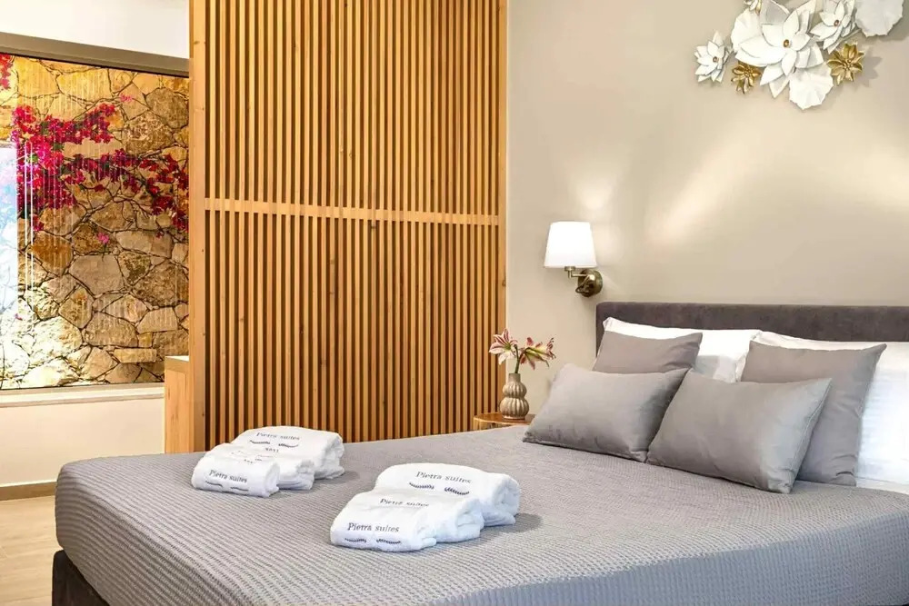 Pietra Cave Suite With Private Pool