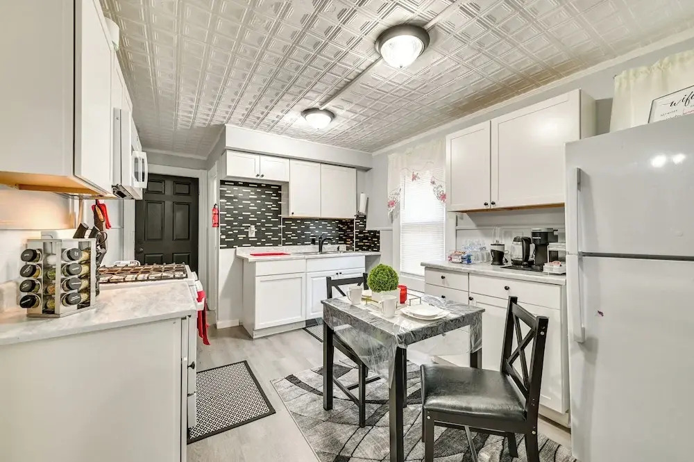 2 Mi to Union College! Newly Renovated Apartment