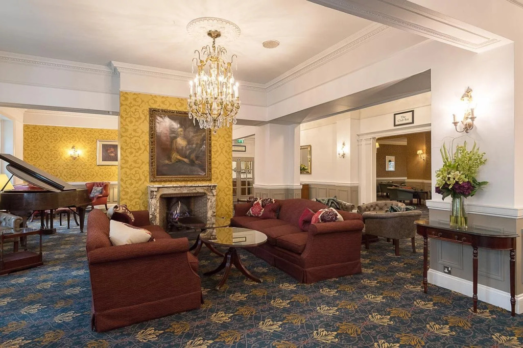 Norfolk Royale Hotel