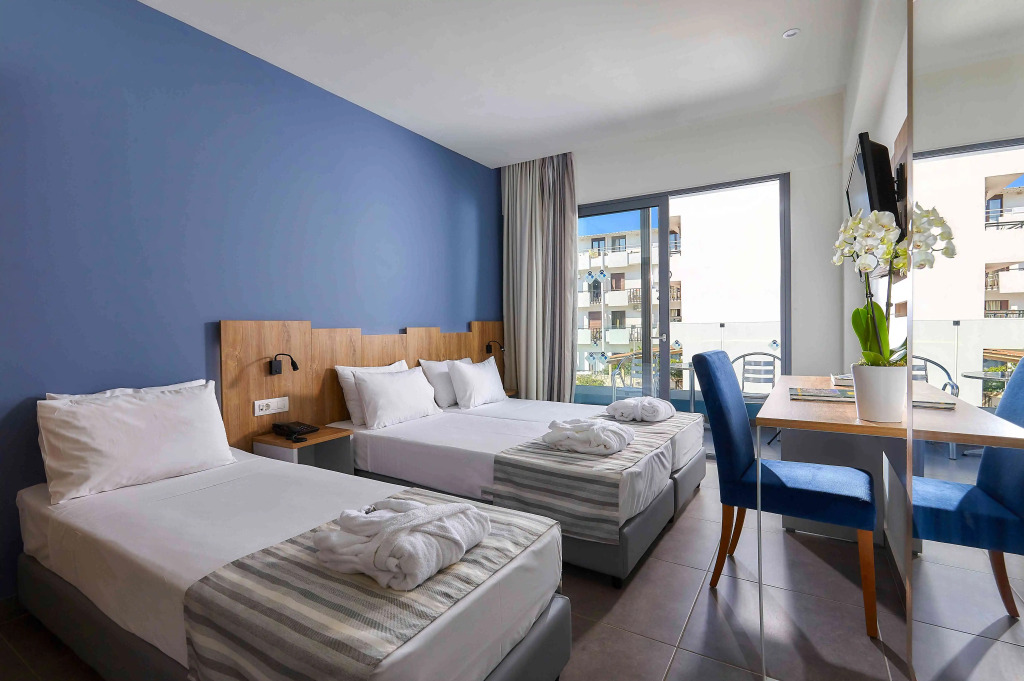 Pollis Hotel
