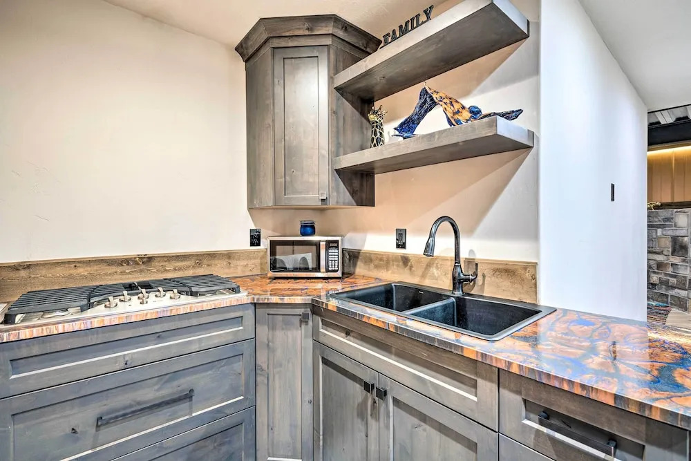 Newly Built Tooele Suite with Stunning Views!