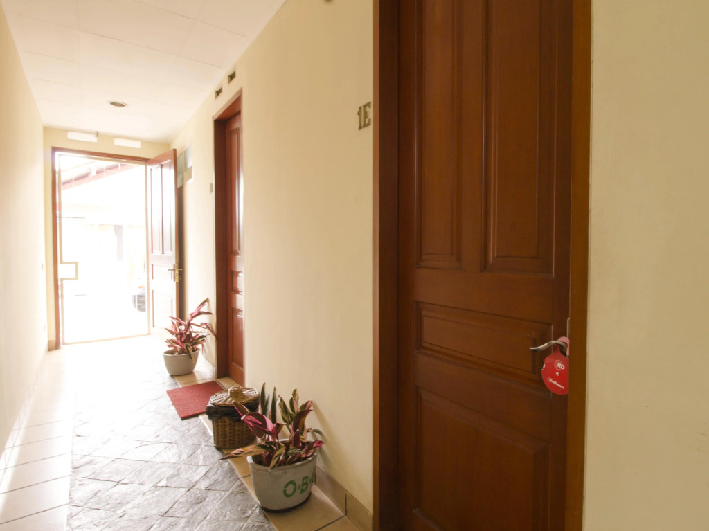 RedDoorz Plus near Parahyangan University