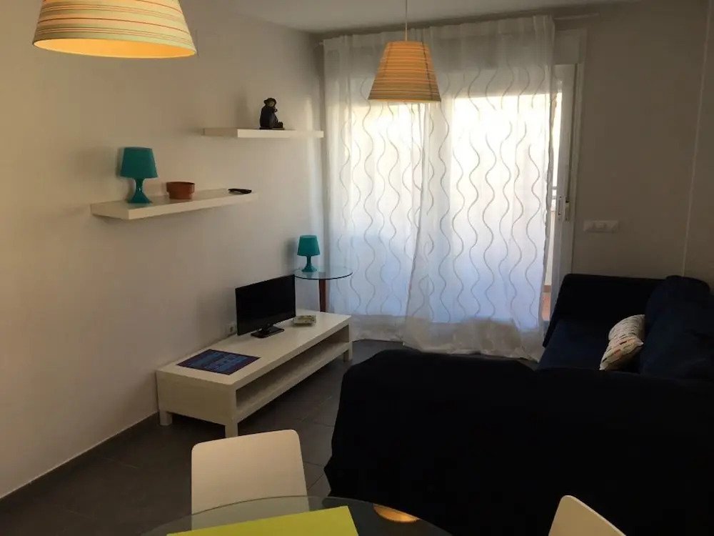 Comfortable Apartment With Washing Machine Near the Sea
