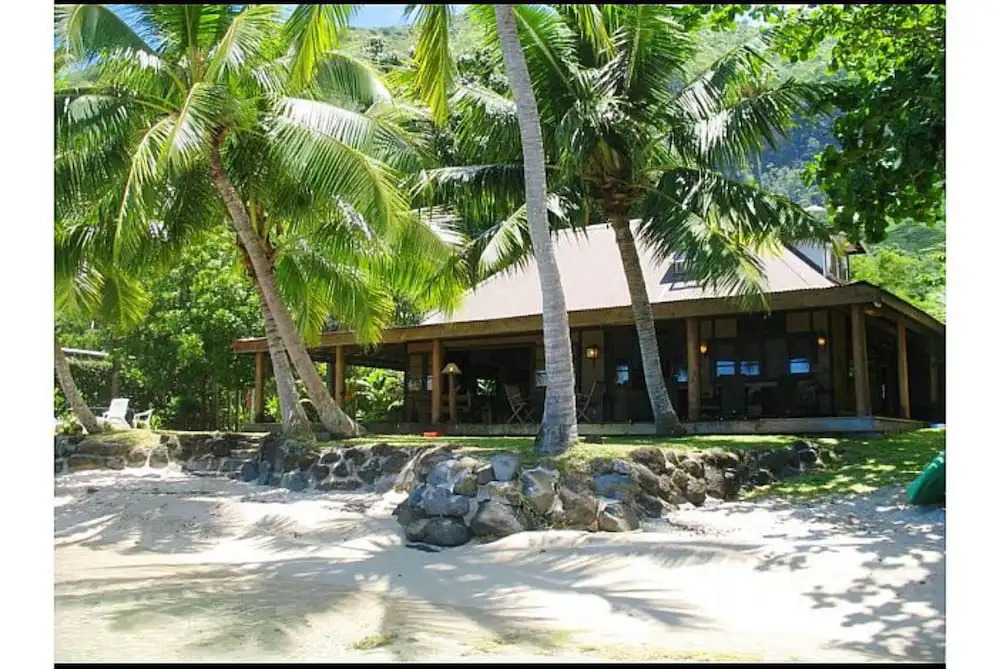 Fare Upu beach front cottage - Moorea