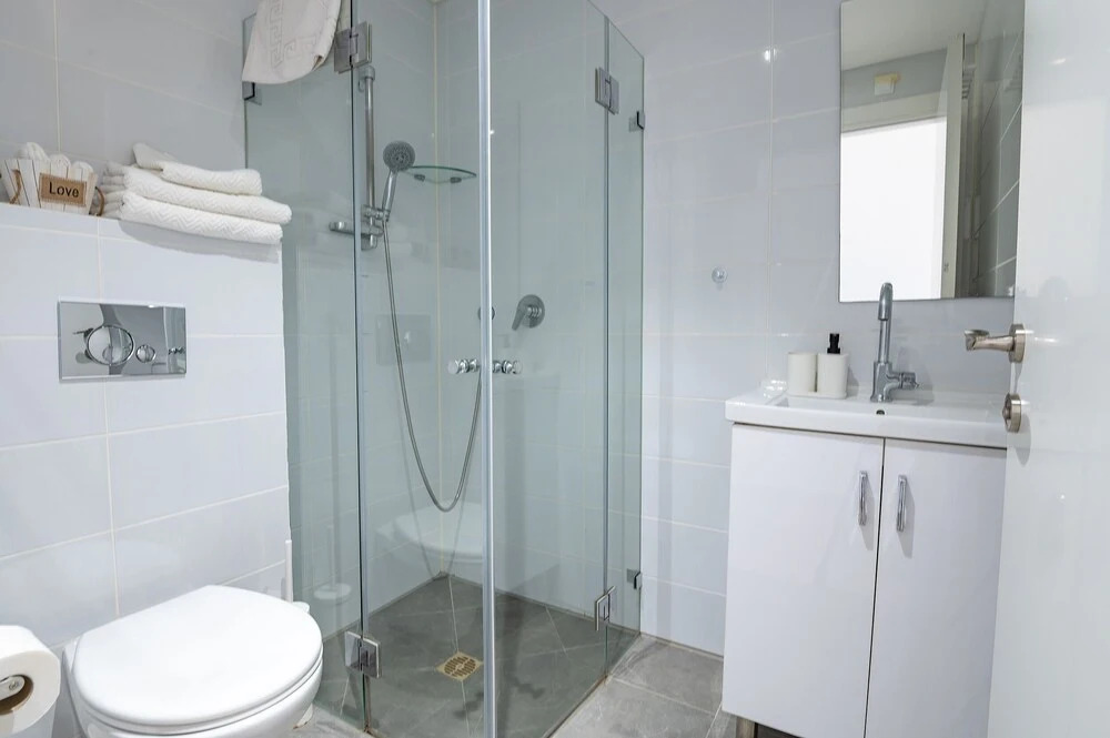 Hi-Yam SeaView Apartments & Suites - Building Shelter Available