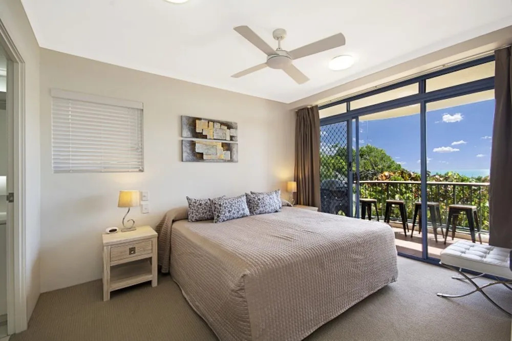 Stunning views great location Sunshine Beach! - Unit 1 Vista Pacific 12 Bryan Street